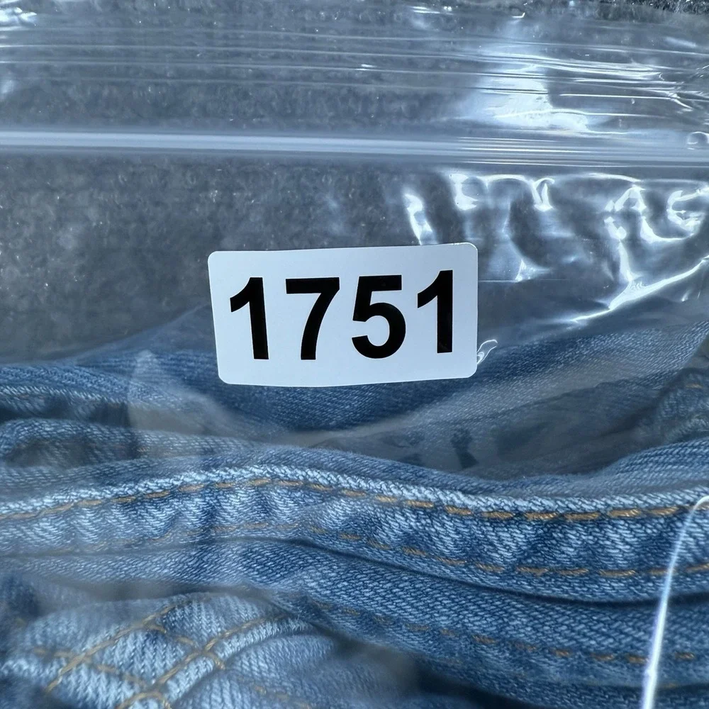 Levi's 505 Jeans Men's 34x32 (Actual 32x31) Regular Fit Straight Leg Medium Wash